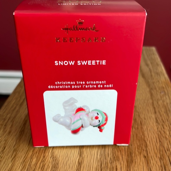 Hallmark Keepsake Snow Sweetie Ornament NIB - Picture 1 of 4
